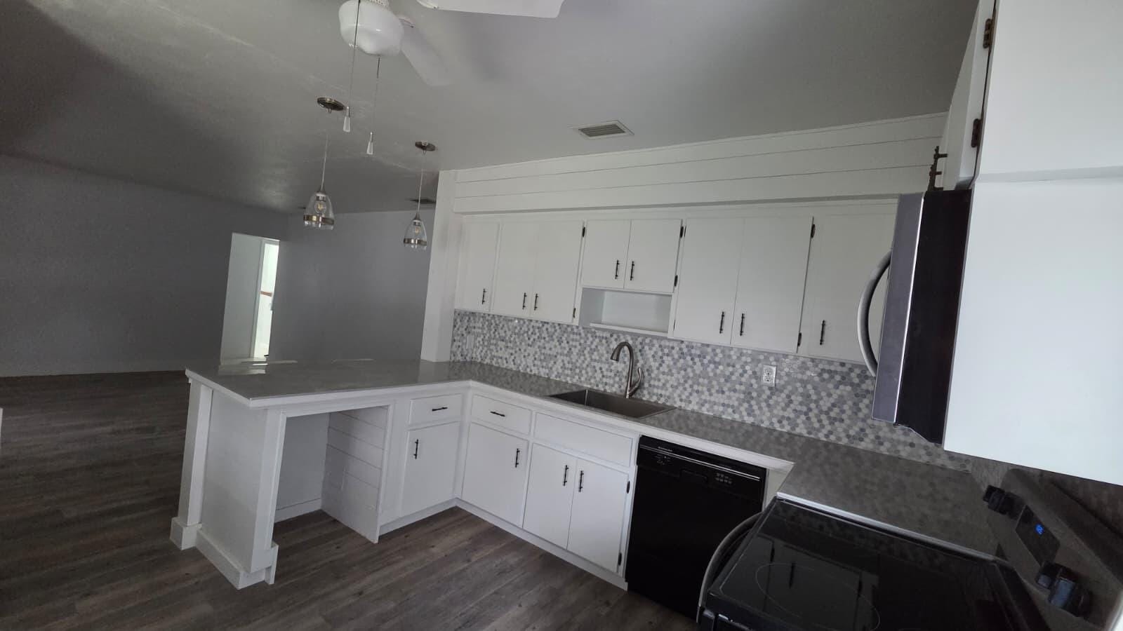 2539 CLEVELAND Street — photo 10