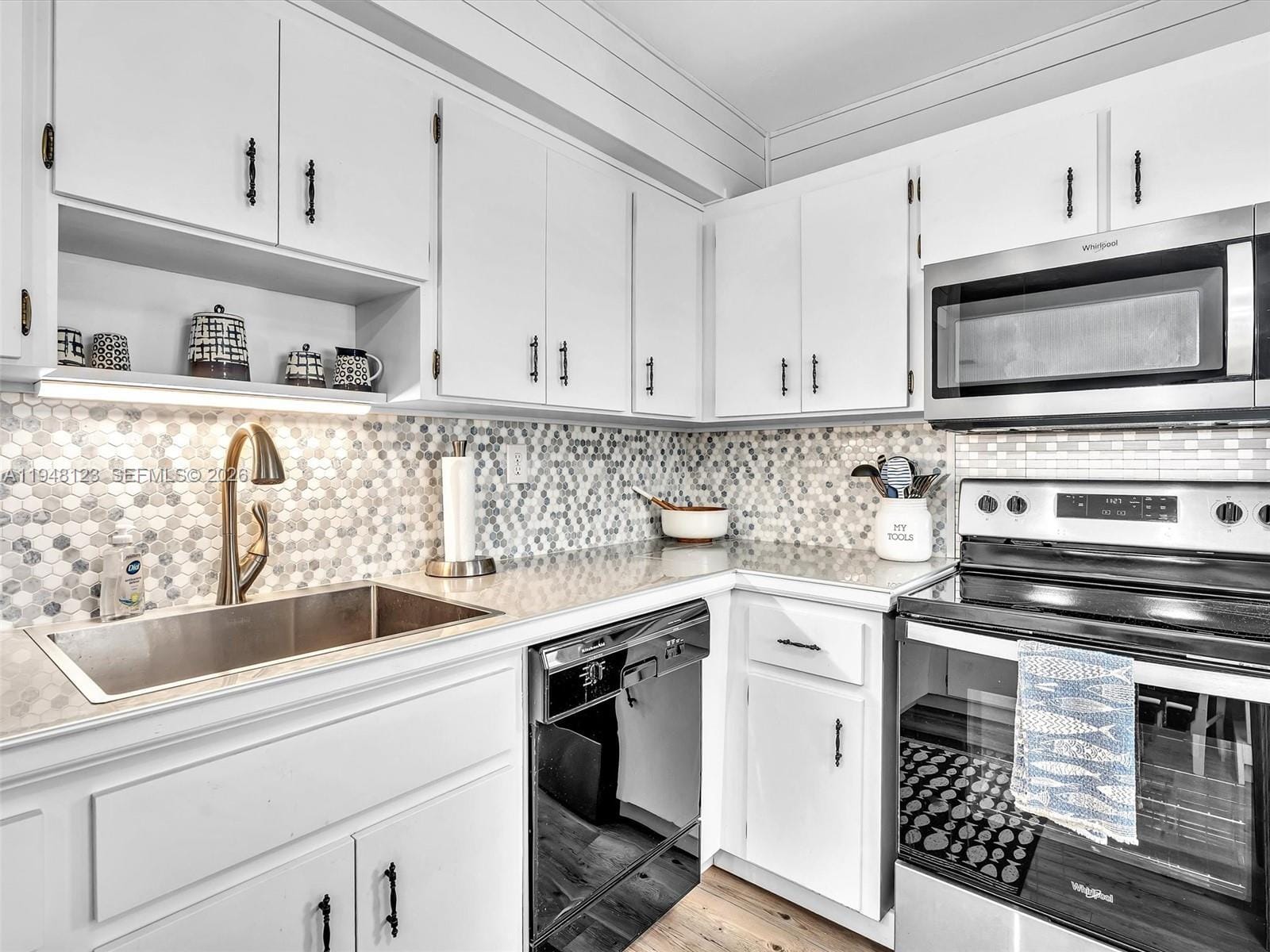 2539 CLEVELAND Street — photo 6