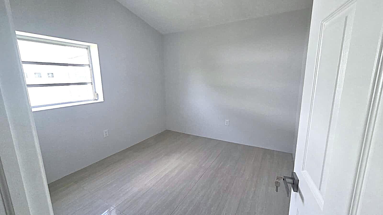 2539 CLEVELAND Street — photo 9