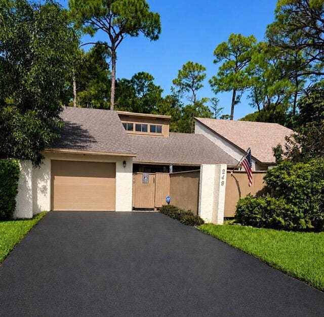 249 Pleasant Wood Drive, Wellington, FL 33414