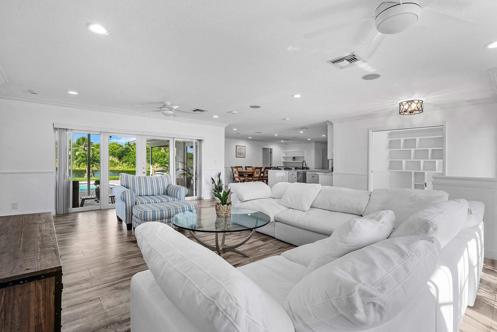 3815 S Lake Drive — photo 6