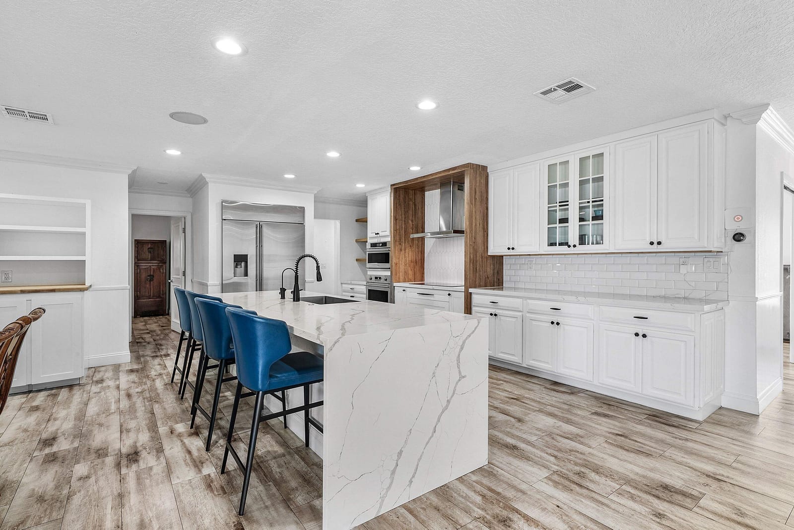 3815 S Lake Drive — photo 7