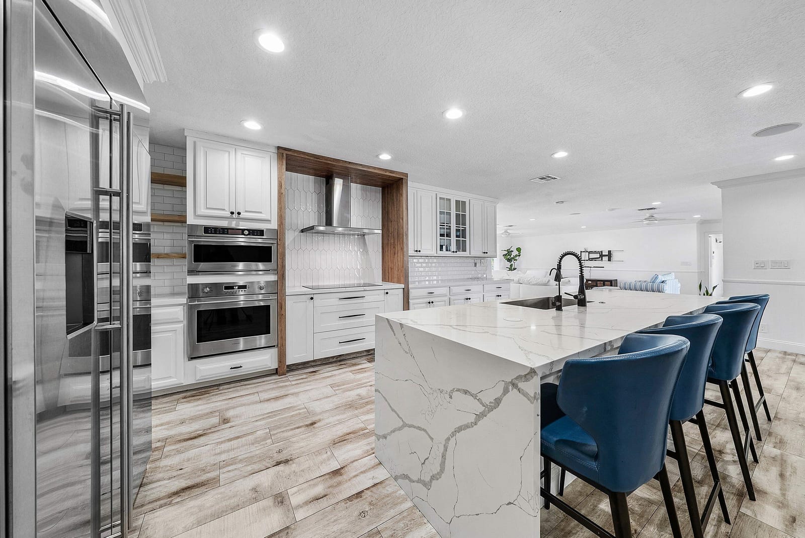3815 S Lake Drive — photo 9