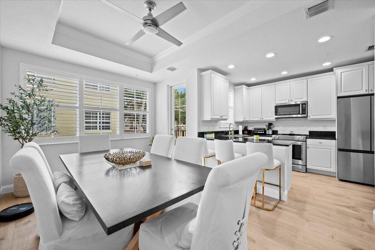 11818 Valencia Gardens Avenue — photo 11