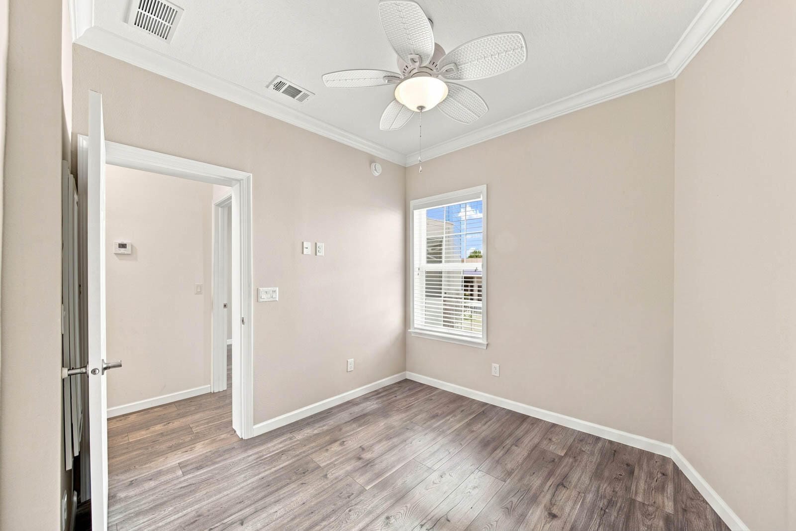 445 NETTLES Boulevard — photo 7