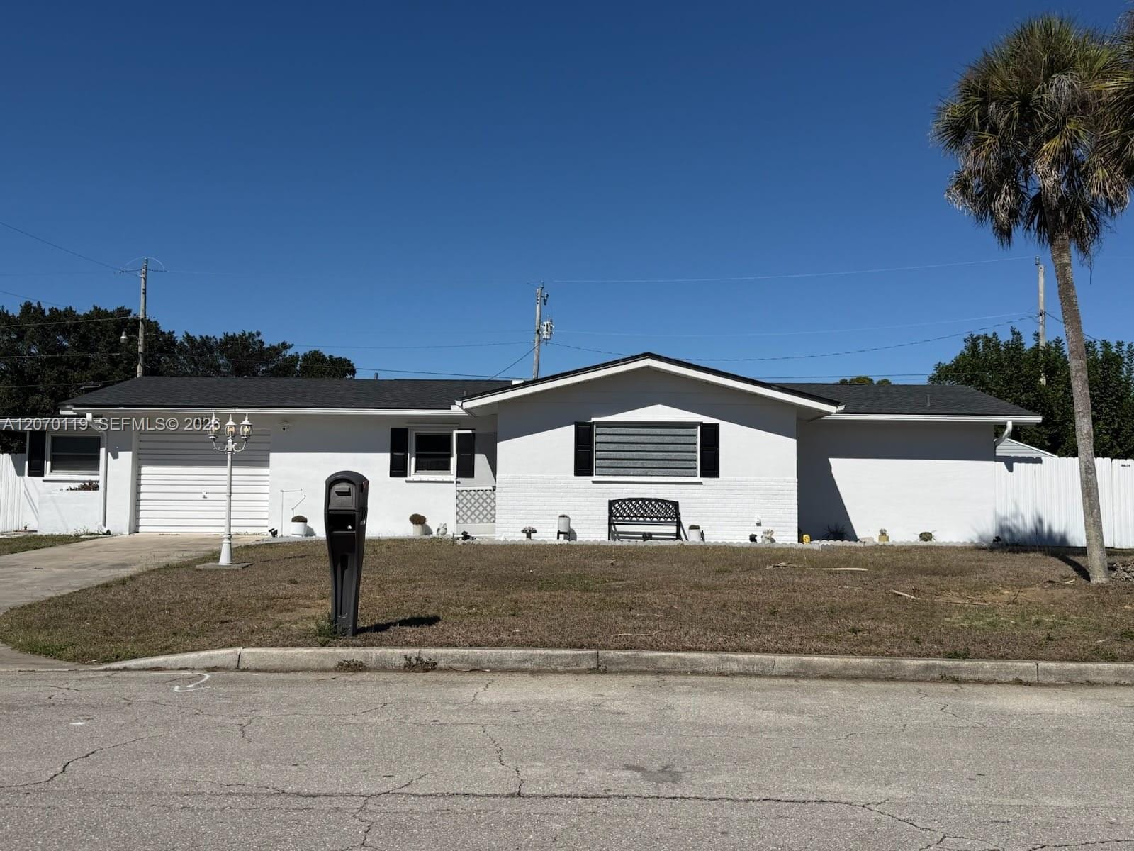 129 E Lake Drive, Lehigh Acres, FL 33936