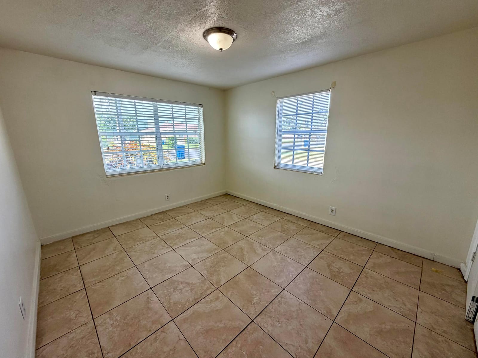 1061 W 4TH Street, Riviera Beach, FL 33404 photo 4