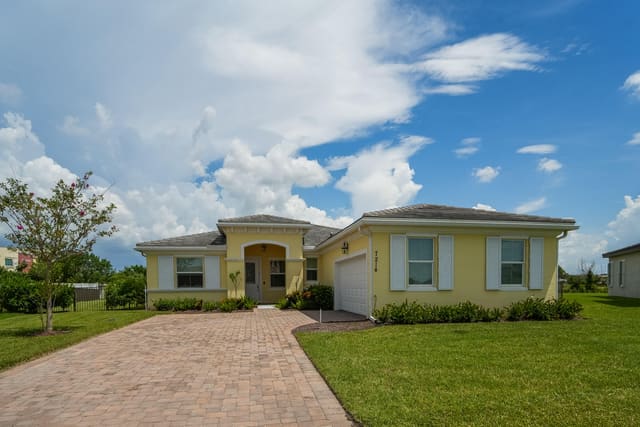 7214 NW Farnsworth Circle, Copper Creek, Port St. Lucie, FL