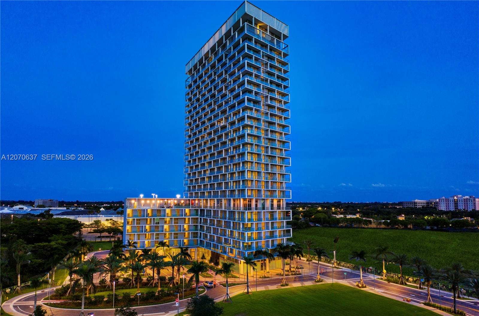 2000 Metropica Way 417, Sunrise, FL 33323 photo 22