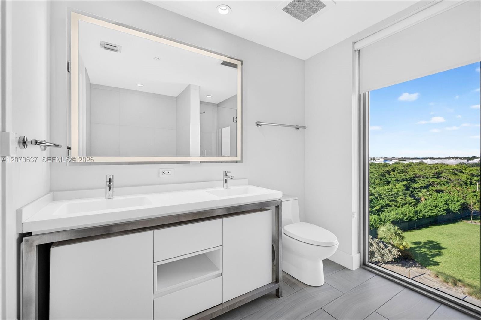 2000 Metropica Way 417 — photo 6