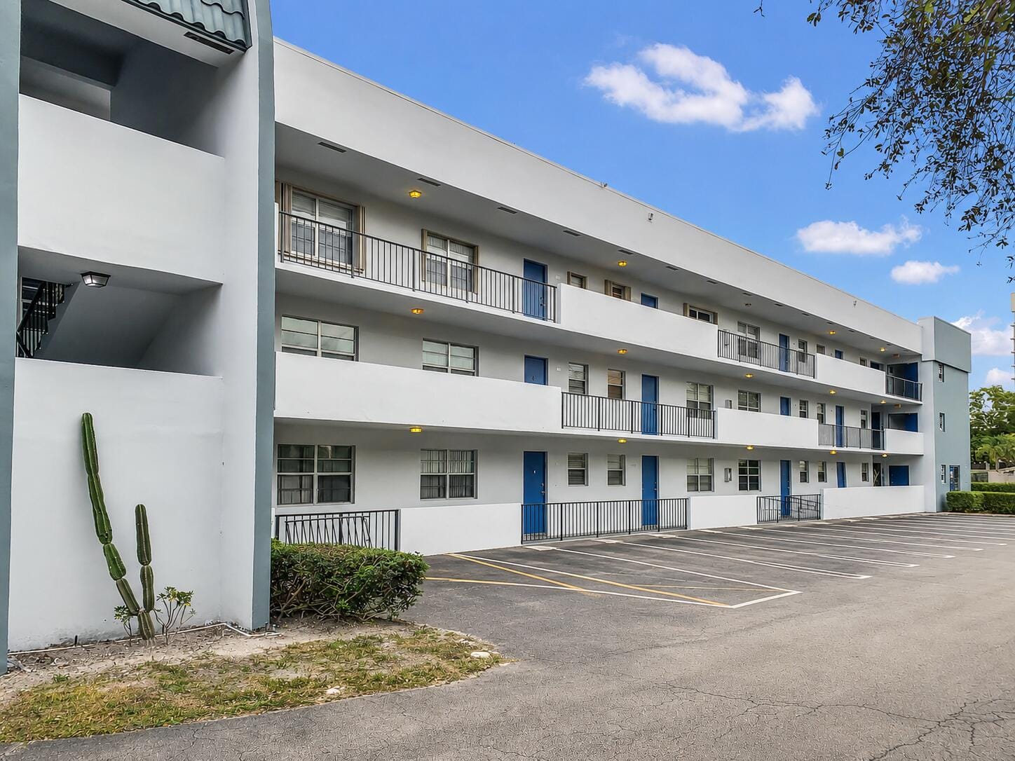 1630 EMBASSY Drive 309, West Palm Beach, FL 33401