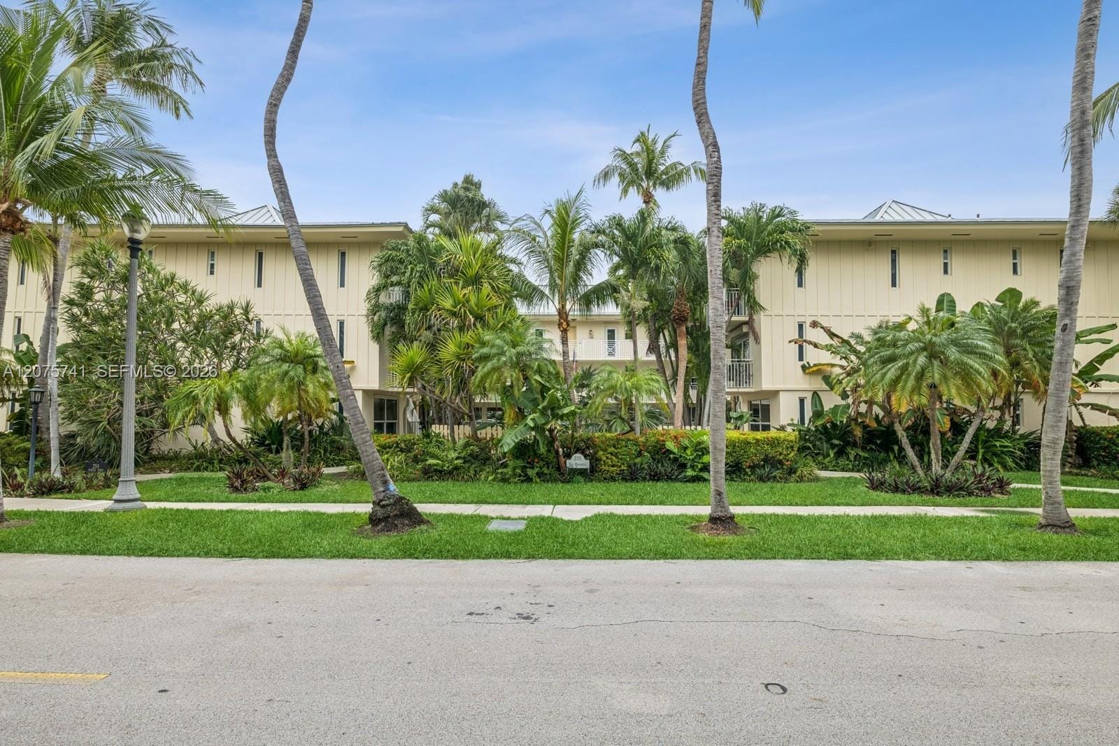 255 Sunrise Drive 107, Key Biscayne, FL 33149 photo 2
