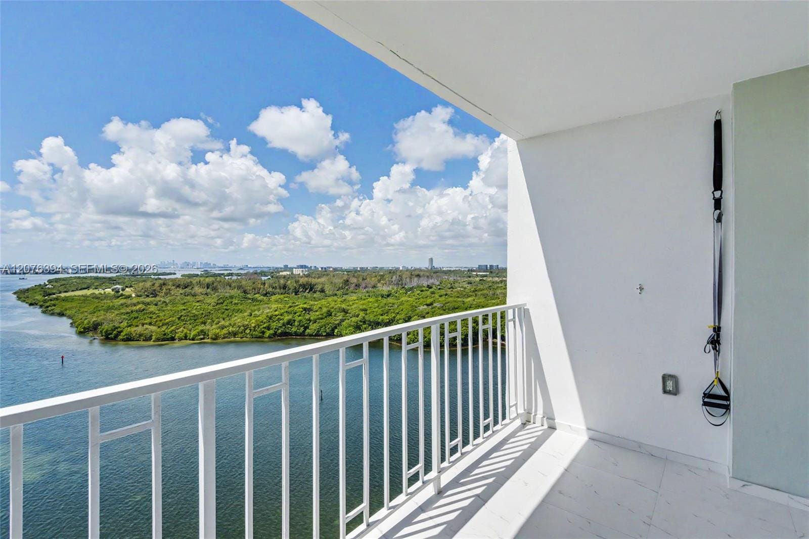500 Bayview Drive 1924, Sunny Isles Beach, FL 33160 photo 3
