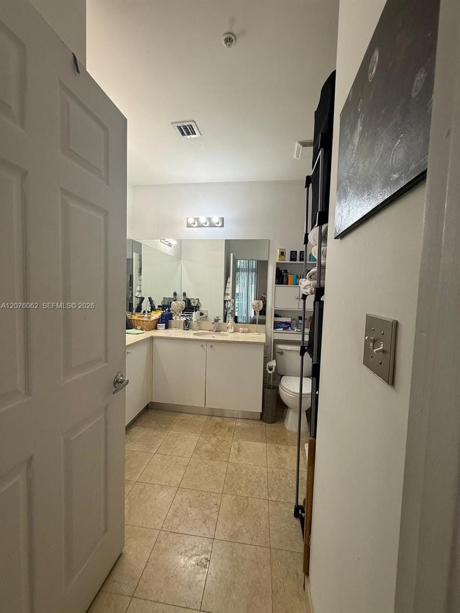 2100 Van Buren Street 216 — photo 9