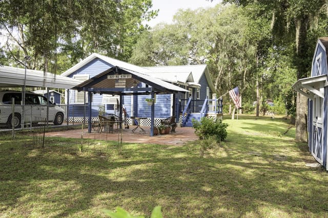 227 River View Drive, Old Town, FL 32680