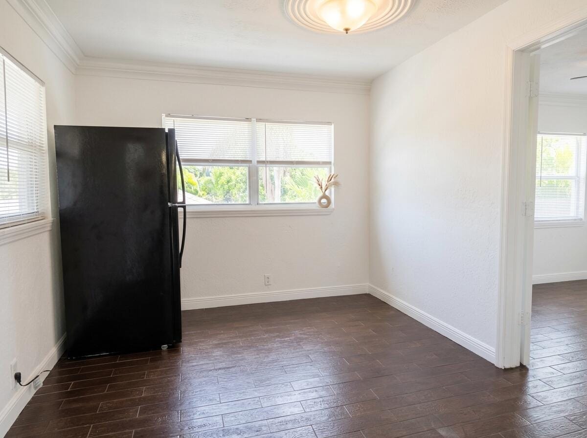 825 Truman Street 4 — photo 2