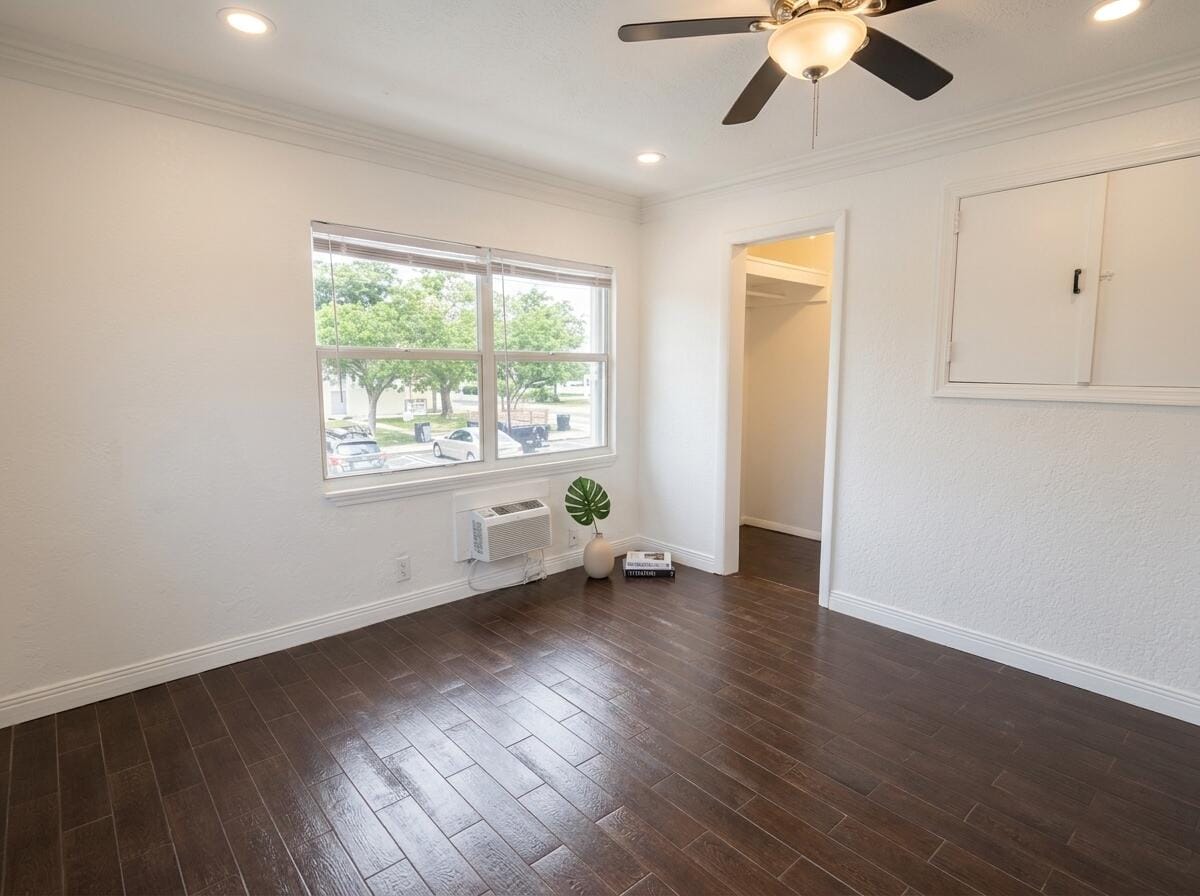 825 Truman Street 4 — photo 3