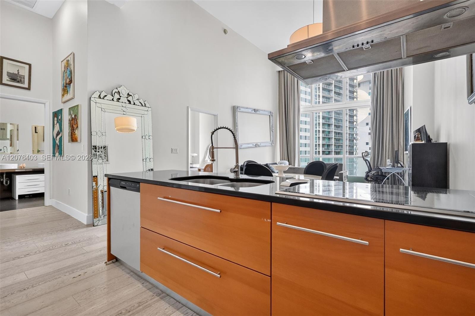 485 Brickell Avenue 2807 — photo 3
