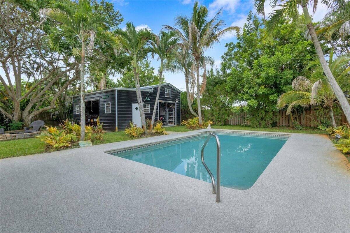 2488 NW South Manor Avenue, Stuart, FL 34994
