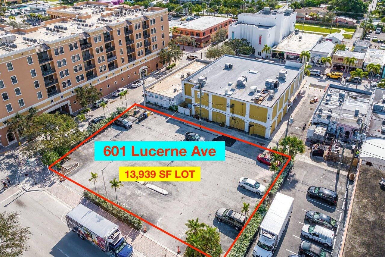 601 Lucerne Avenue, Lake Worth Beach, FL 33460 photo 2