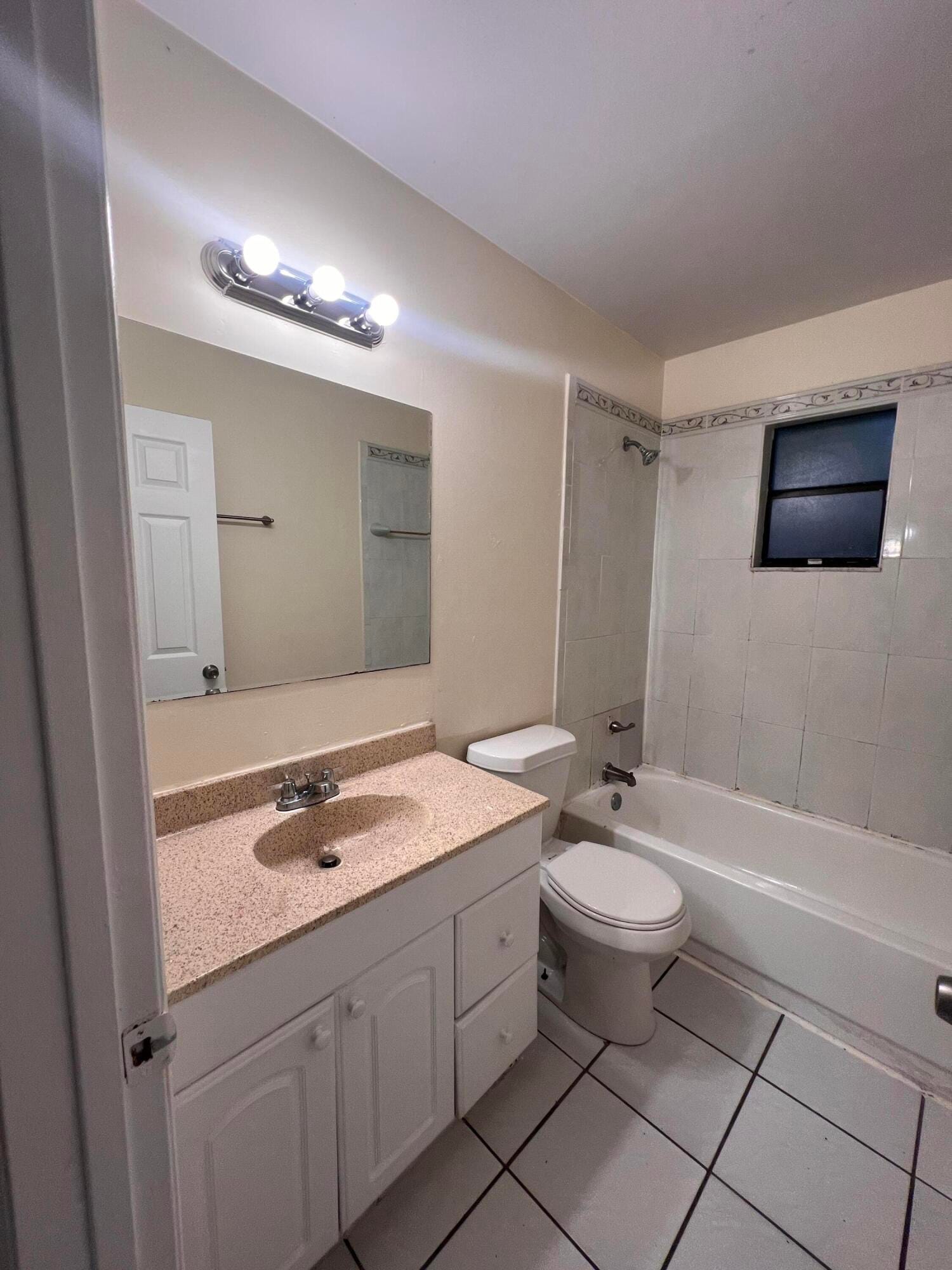 5320 Elmhurst Road B — photo 9