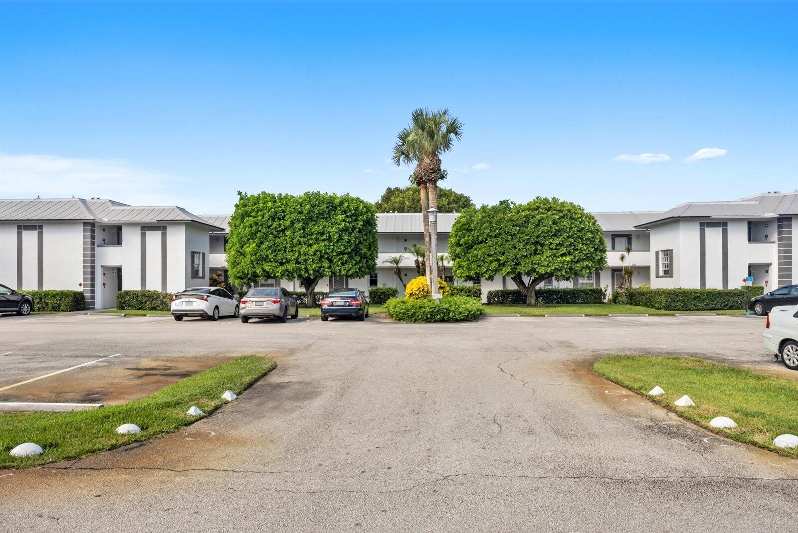 801 SE Central Parkway 14, Stuart, FL 34994