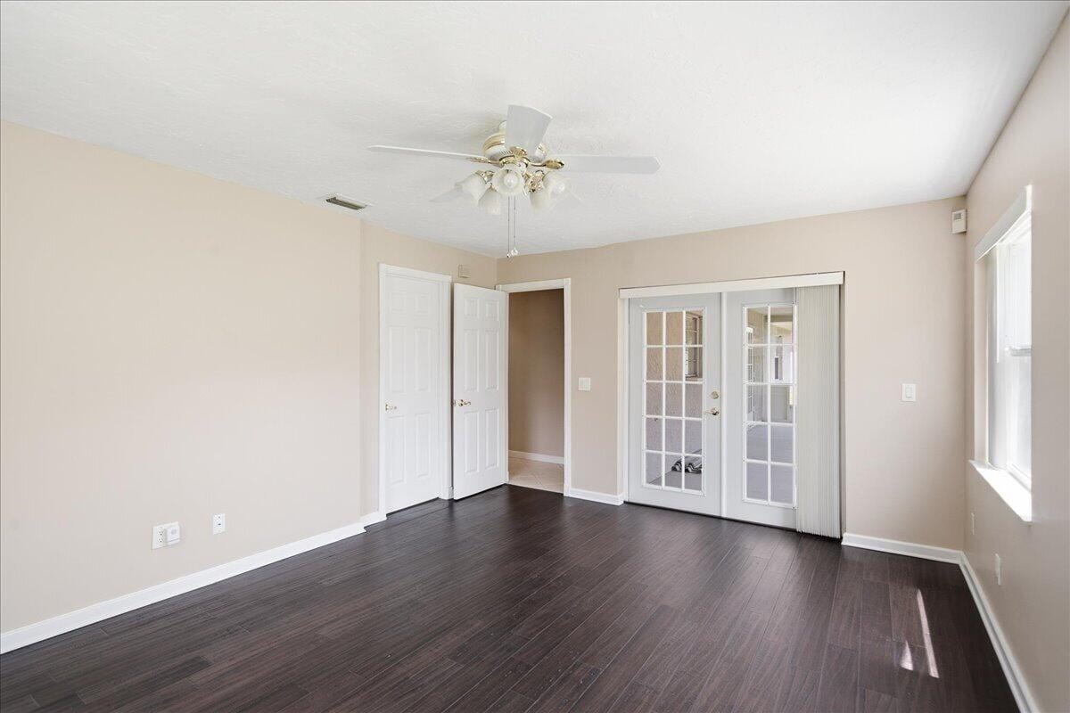681 LAYPORT Drive — photo 12