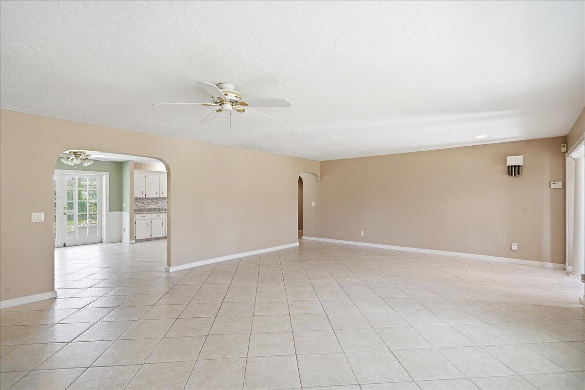 681 LAYPORT Drive — photo 6