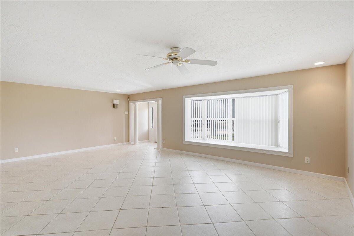 681 LAYPORT Drive — photo 7