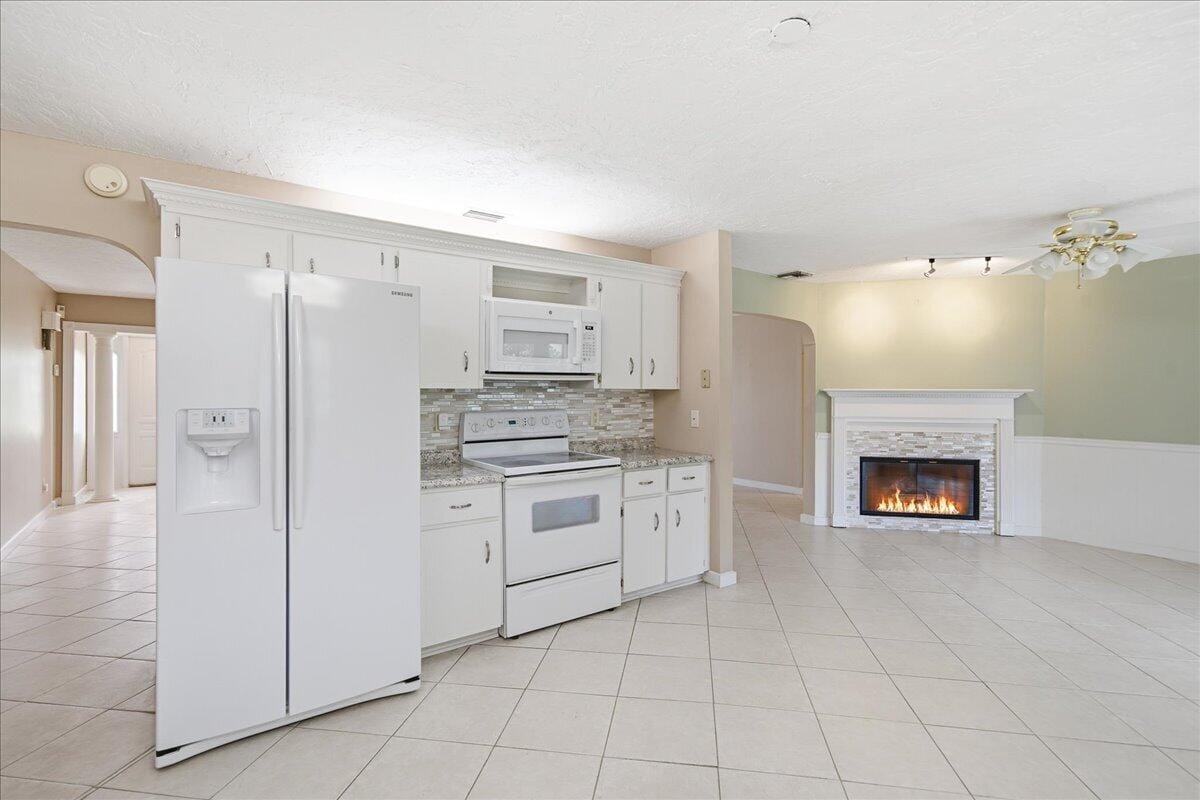 681 LAYPORT Drive — photo 9