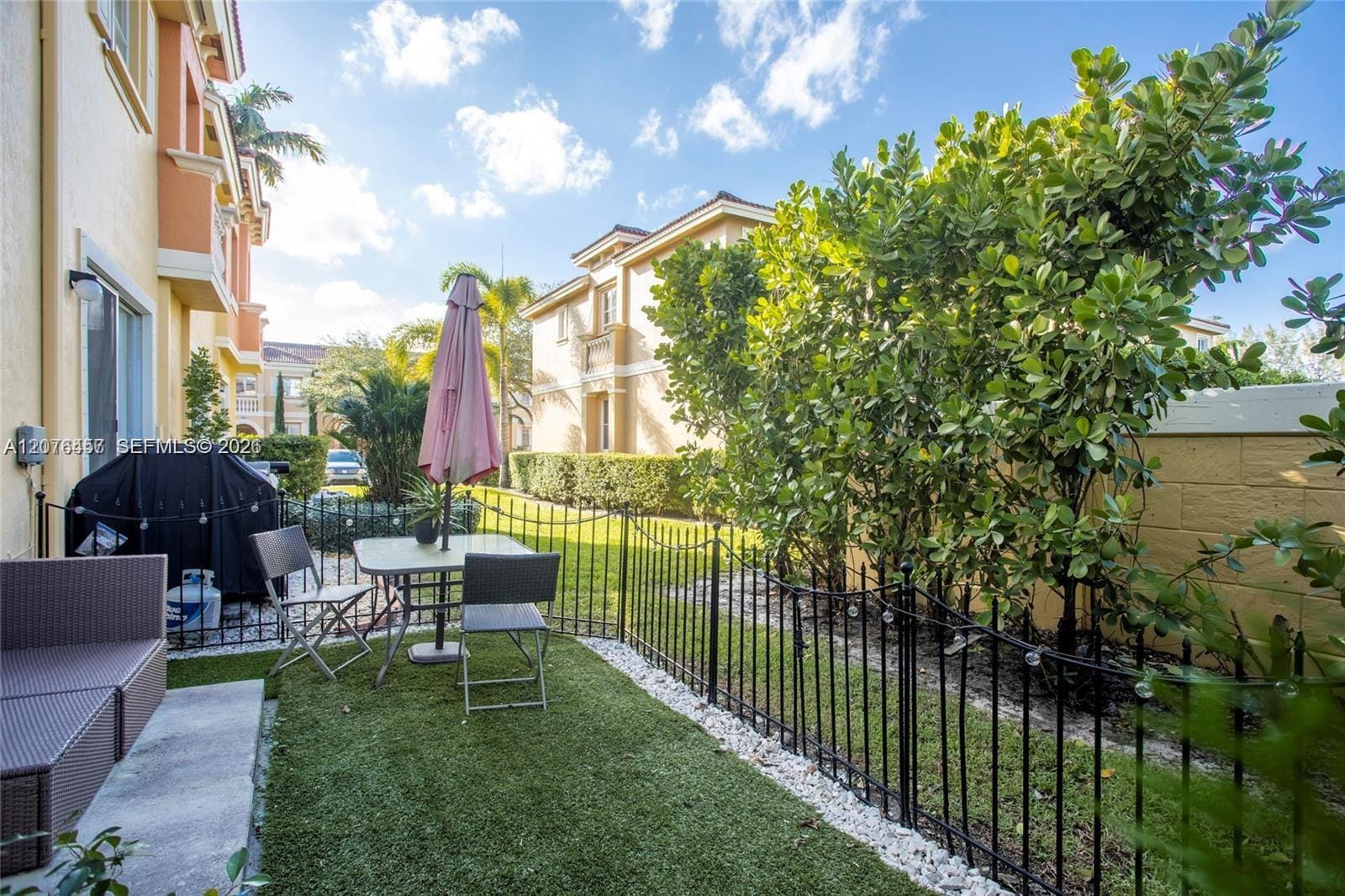 8925 SW 18th Street 404 — photo 11