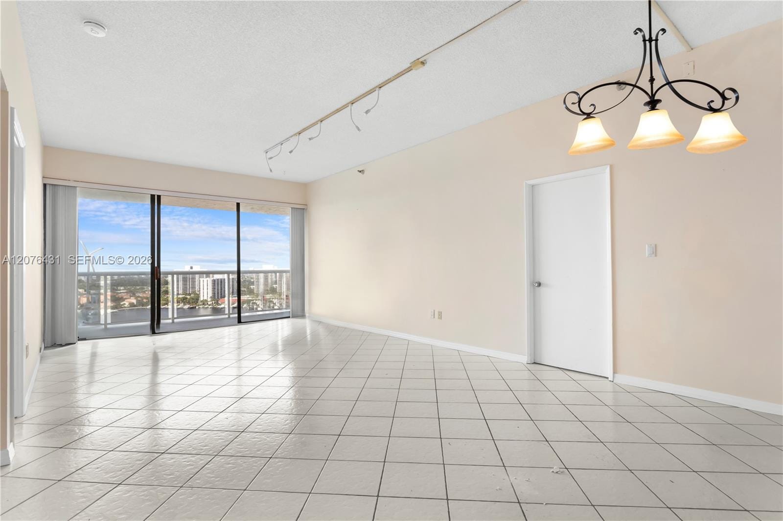 20505 E Country Club Drive PH-39 — photo 6