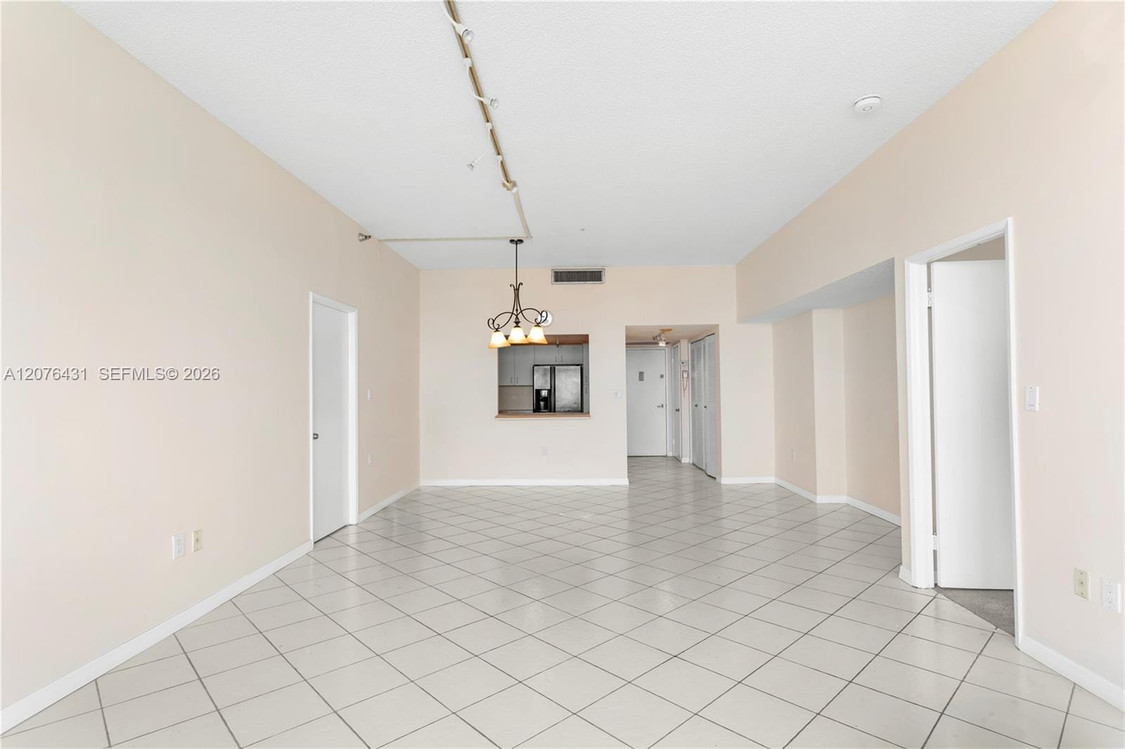 20505 E Country Club Drive PH-39 — photo 8