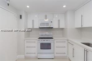 9511 Collins Avenue 409 — photo 3