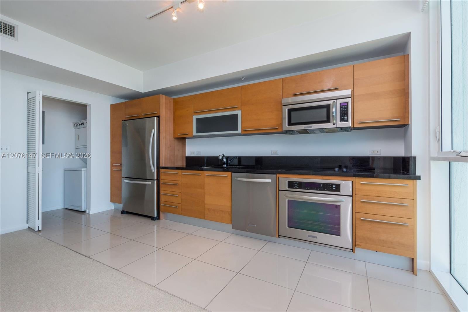 253 NE 2nd Street 3805, Miami, FL 33132 photo 4