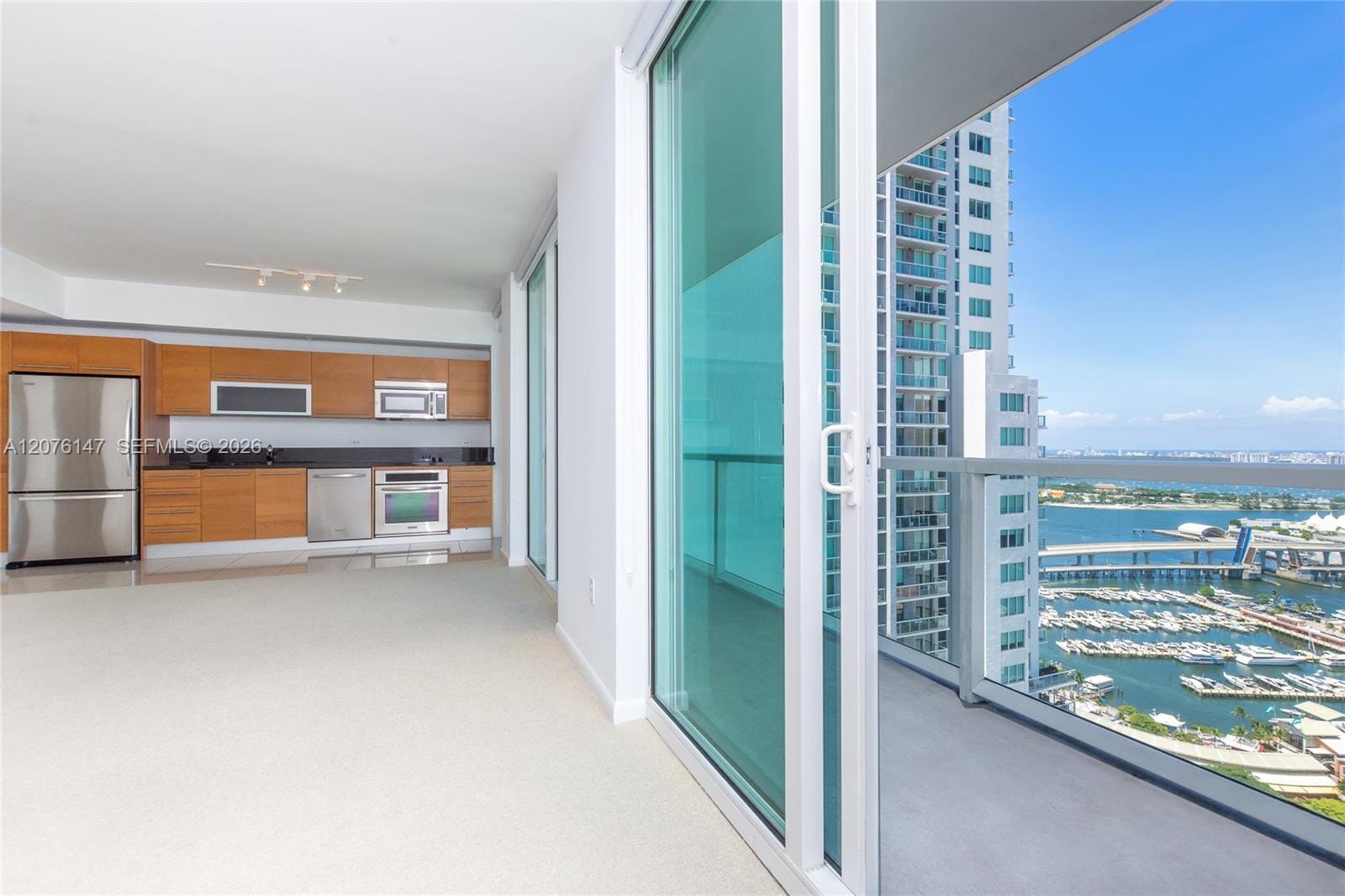 253 NE 2nd Street 3805, Miami, FL 33132 photo 6
