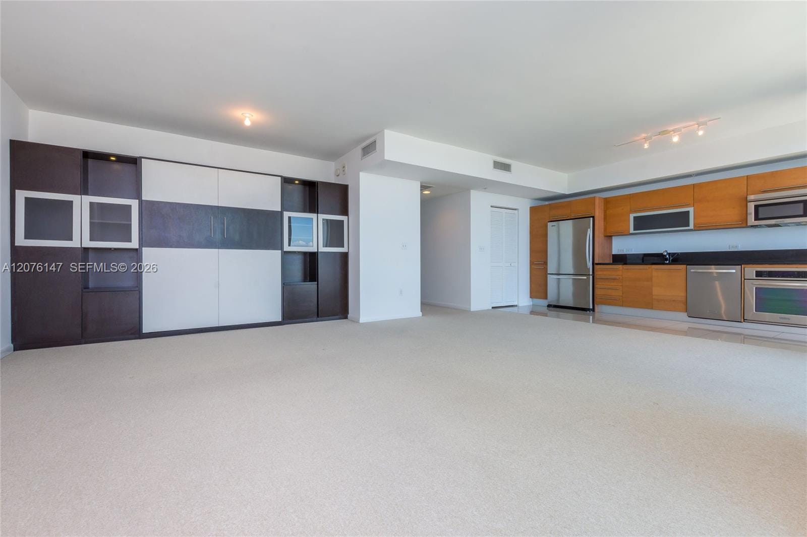 253 NE 2nd Street 3805, Miami, FL 33132 photo 8
