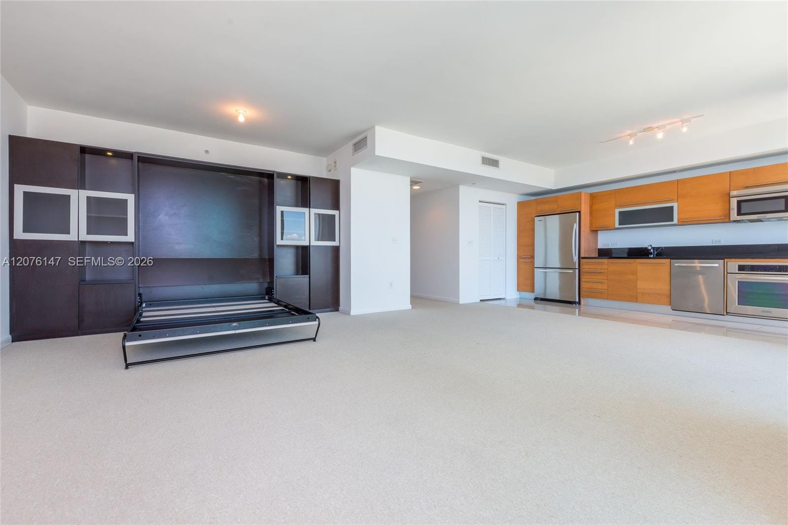 253 NE 2nd Street 3805, Miami, FL 33132 photo 9