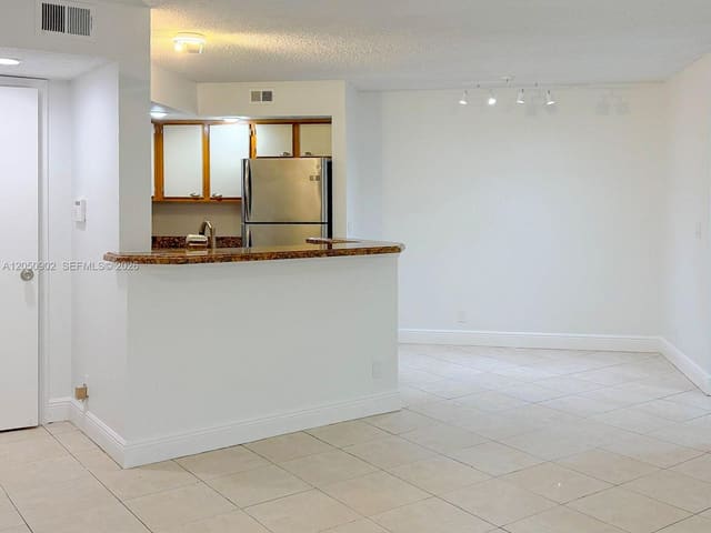 643 Vista Isles Drive 1812, Sunrise, FL 33325