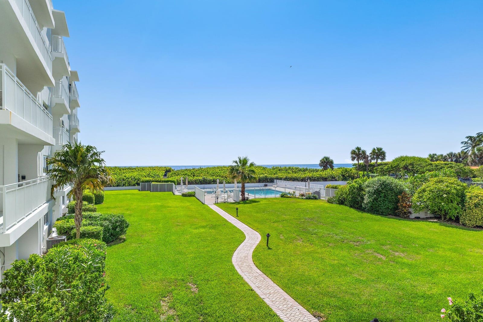 33 S Ocean Avenue 206, Palm Beach Shores, FL 33404 photo 12