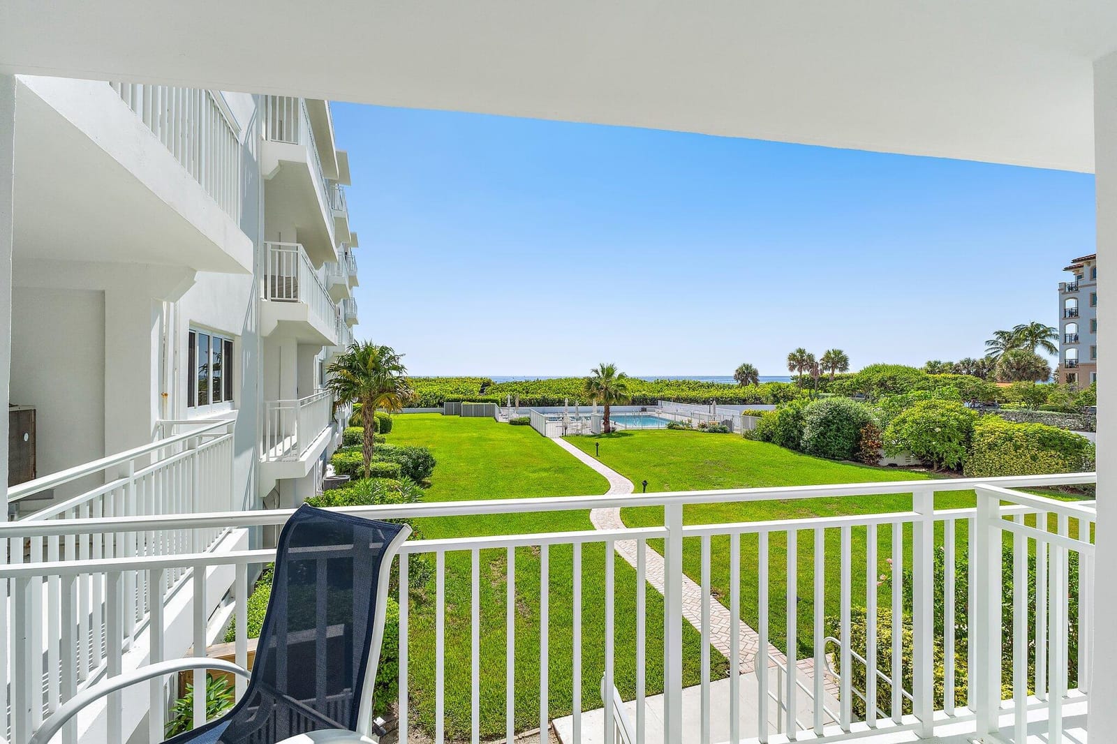 33 S Ocean Avenue 206, Palm Beach Shores, FL 33404 photo 15