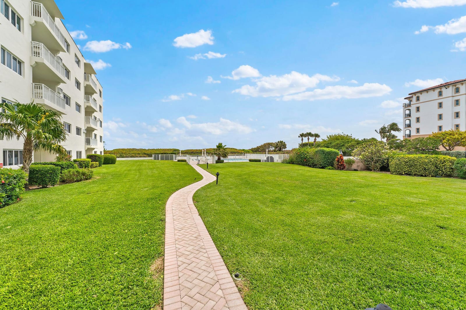 33 S Ocean Avenue 206, Palm Beach Shores, FL 33404 photo 30