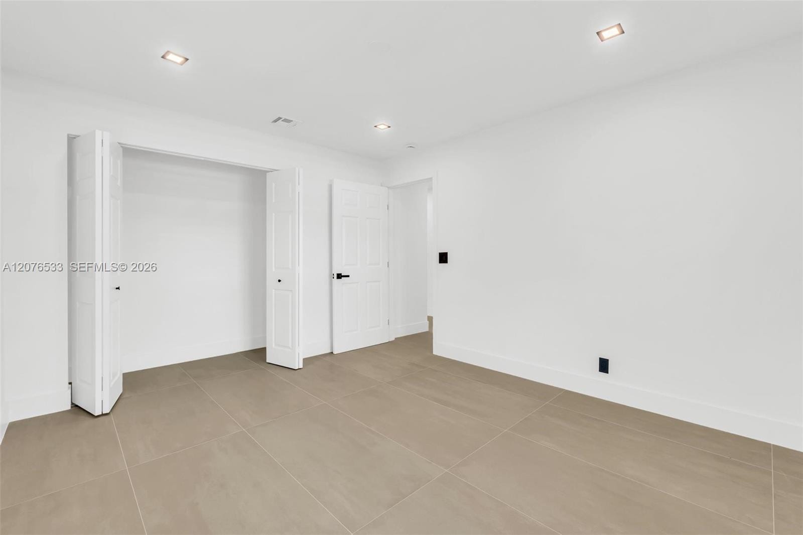 11834 Island Lakes Lane — photo 9