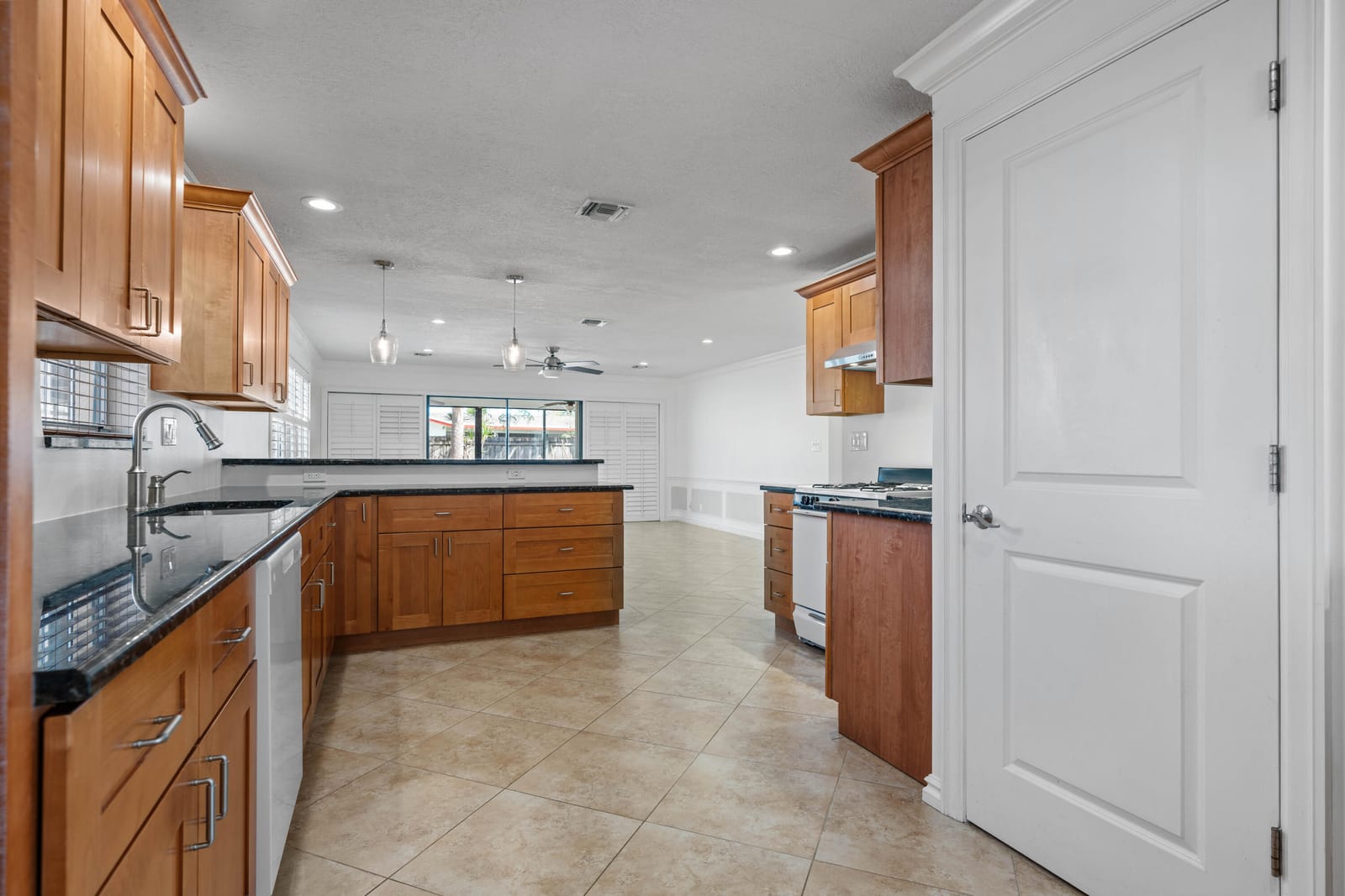 3697 Holly Drive — photo 5