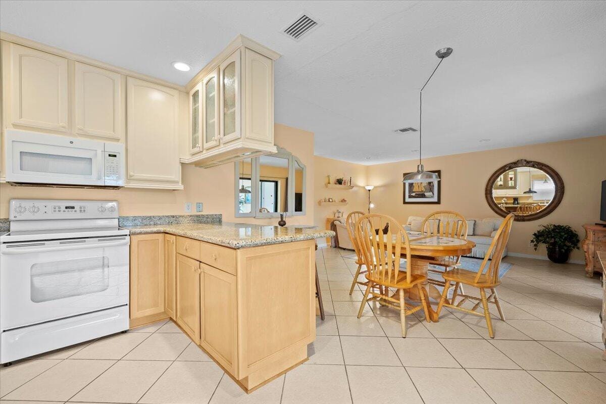 1419 Riverside Circle — photo 11