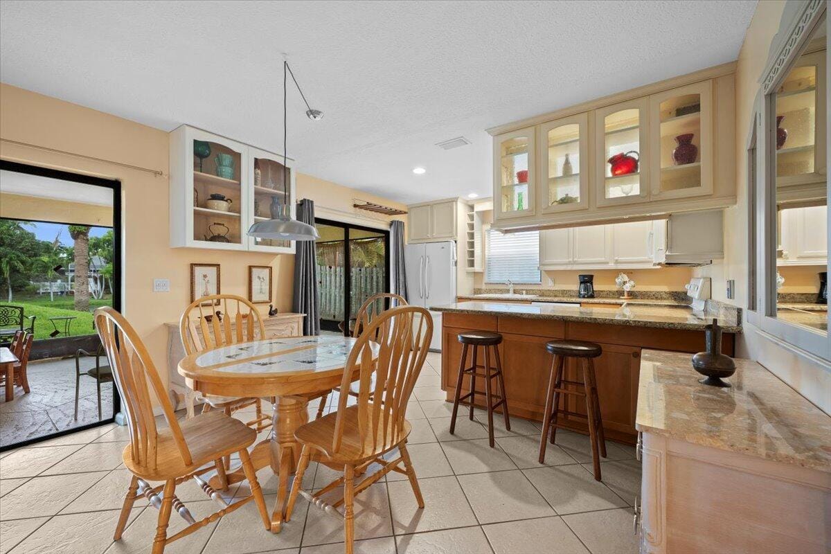 1419 Riverside Circle — photo 9