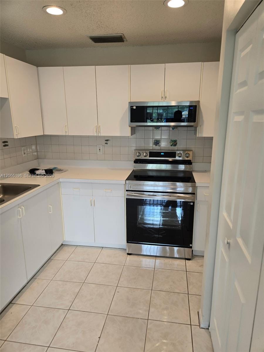 982 SW 9th Court — photo 7
