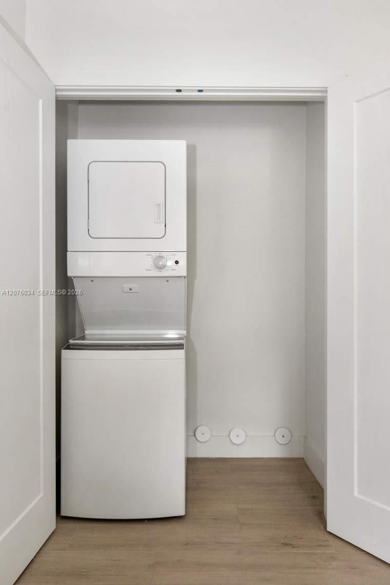 624 Santander Avenue 1 — photo 11