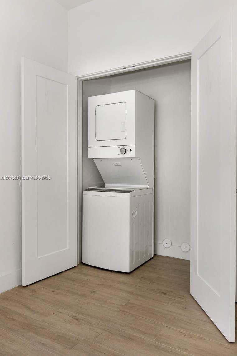 624 Santander Avenue 1 — photo 5