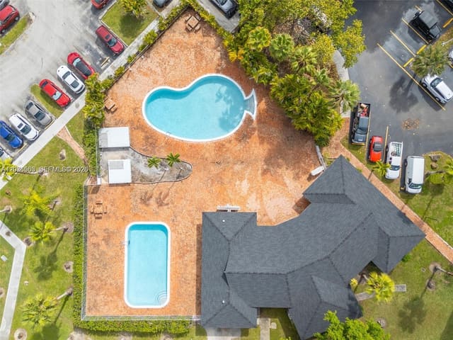 9143 SW 77th Avenue B802, Dadeland Place, Miami, FL